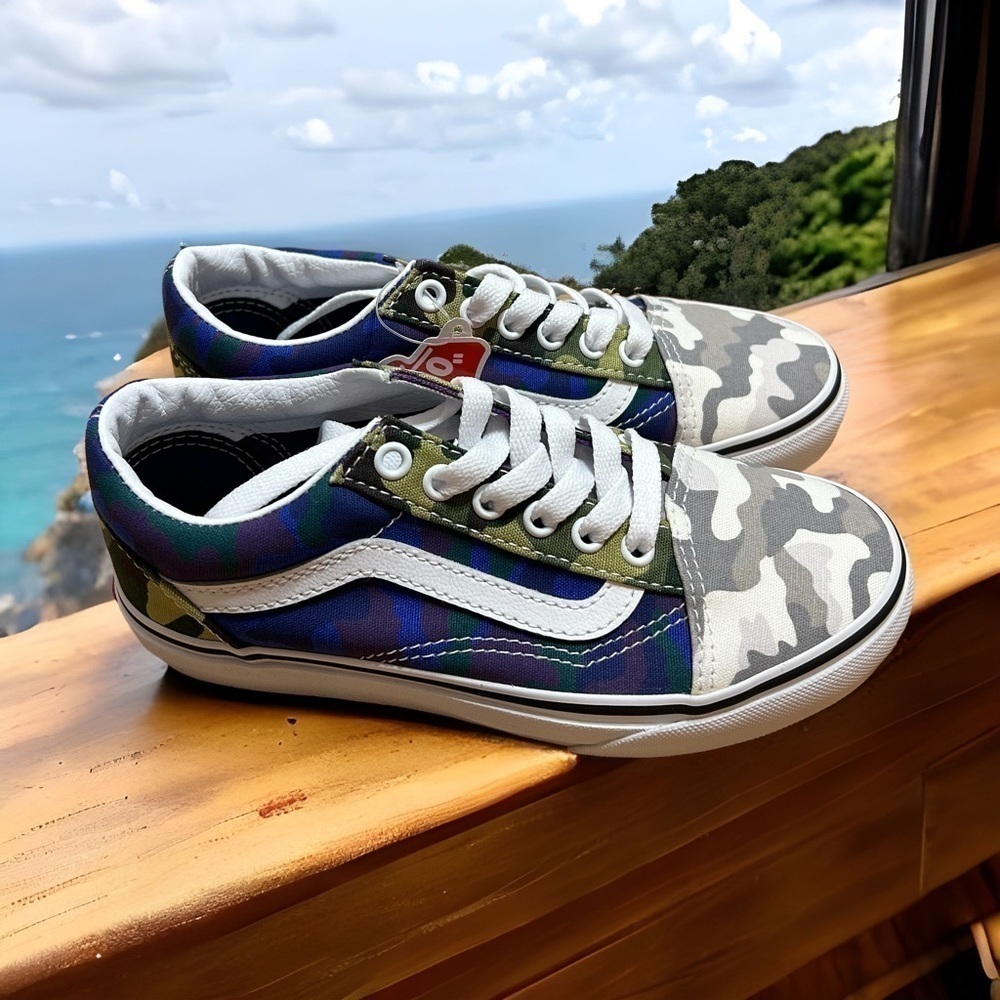 Vans Old Skool Camocollage Sneakers New Kids Shoes 13.5 1.5 11 Youth Blue